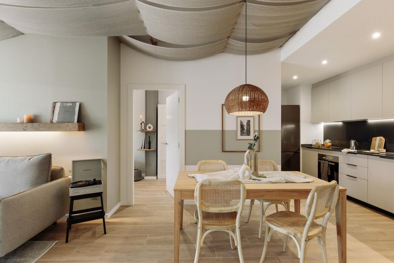Canyelles - 2 Bedrooms And Terrace In Sant Antoni Appartamento Barcellona